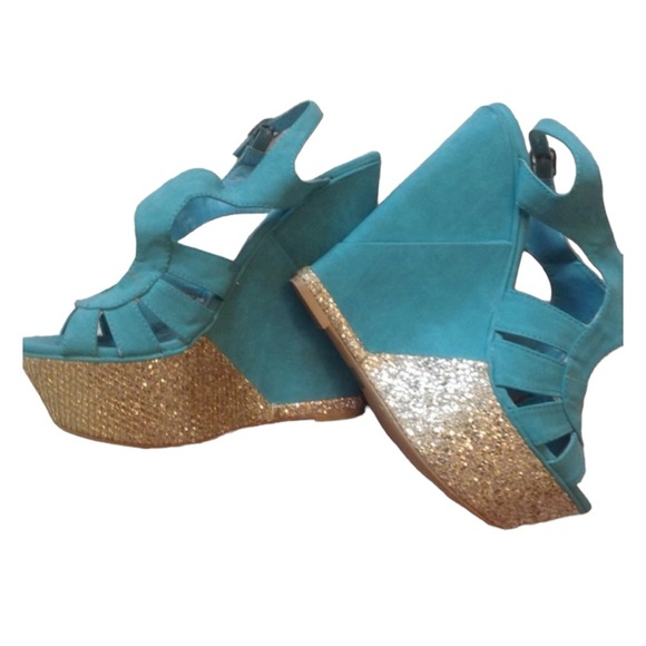 FRH Shoes - Vintage suede Teal and gold shimmer sz 7 platform shoes
